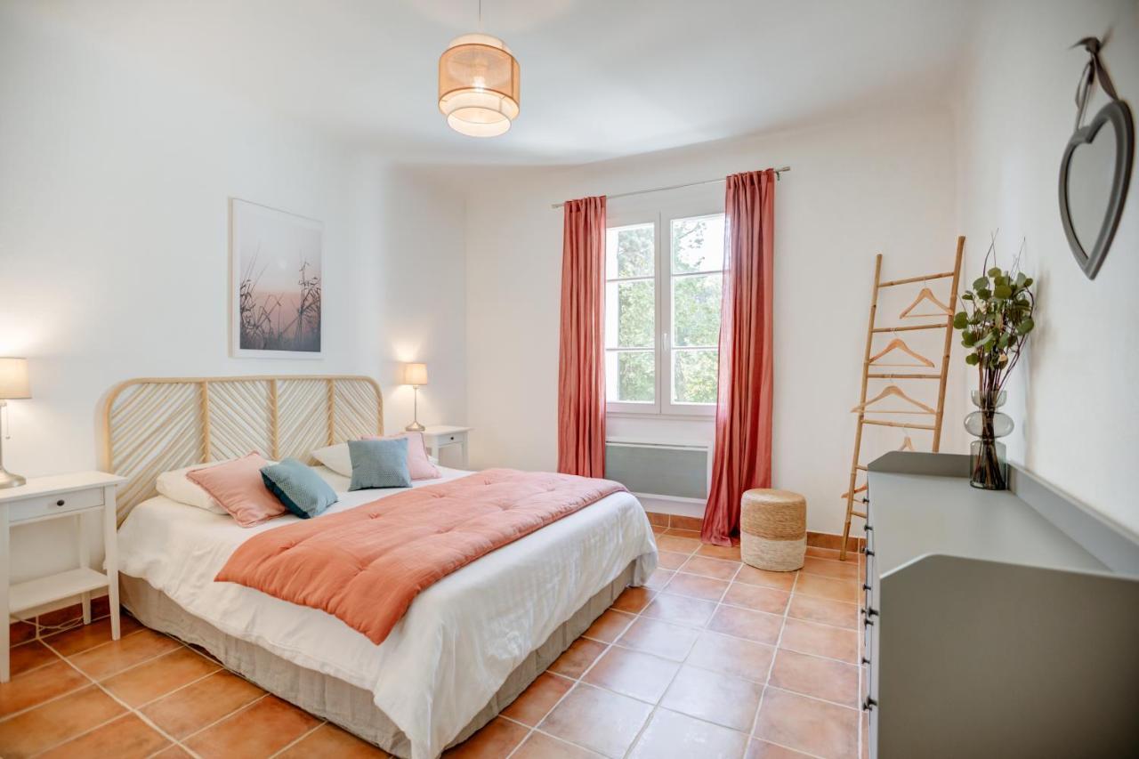 Le Domaine De L'Osage Hotel Pont-Saint-Esprit Room photo